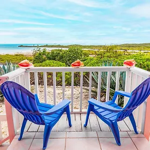 https://stunning-views-chalk-sound-residences-by-providenciales.comcaribbean.com
